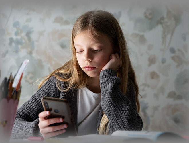 Çocuk ve Ergenlerde İnternet Bağımlılığı ve Çözümler